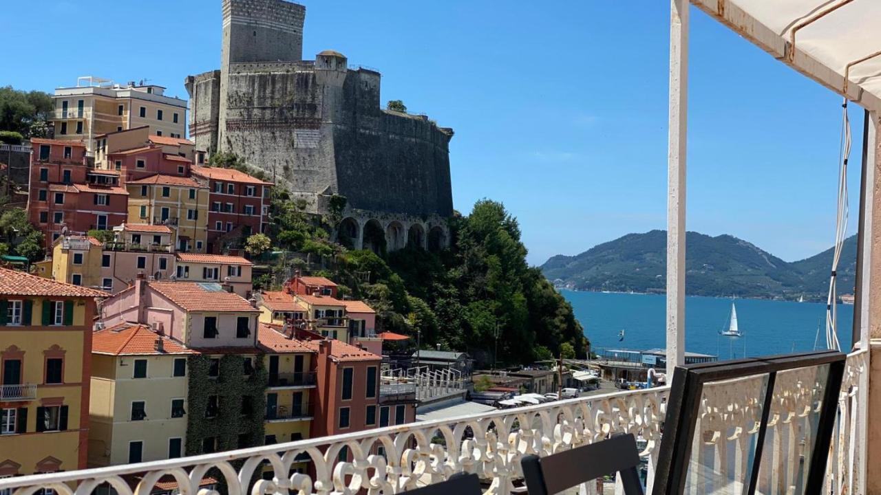 Apartment Square Views Lerici