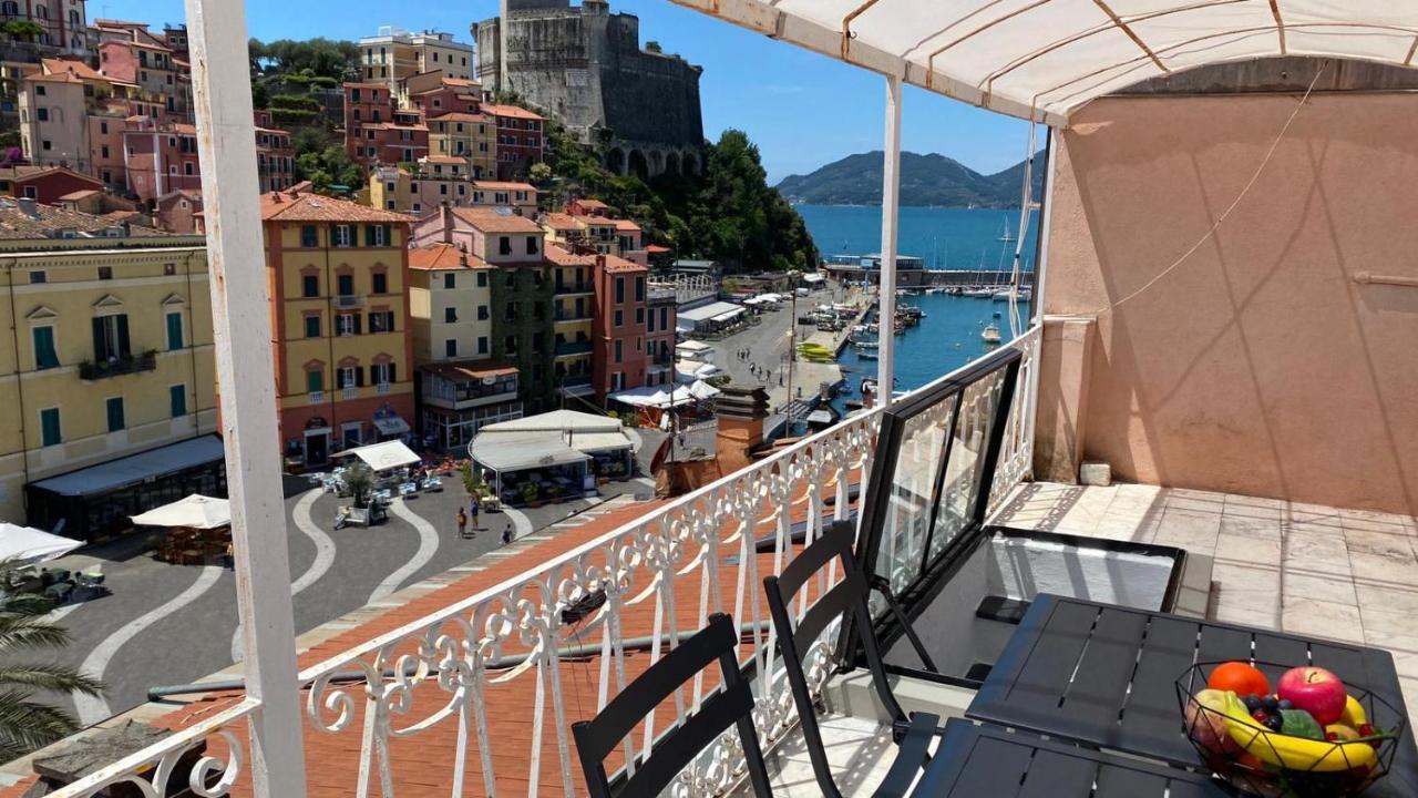 Square Views Apartment Lerici