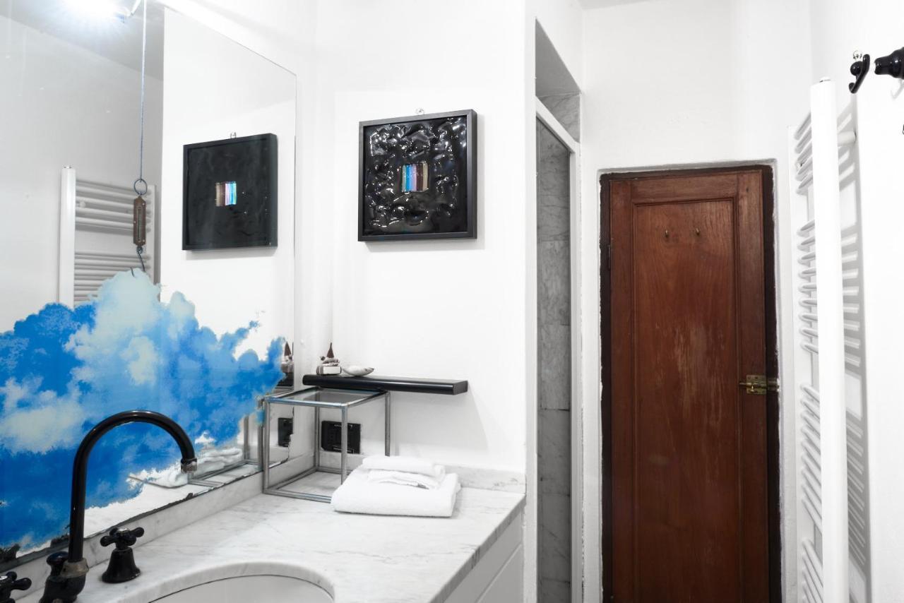 Square Views Apartment