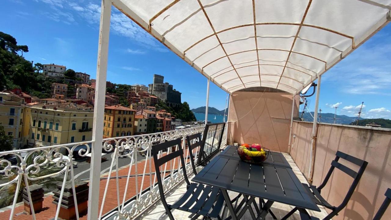 Apartment Square Views Lerici